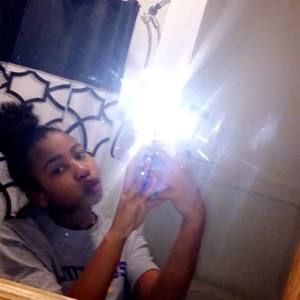 Meet your Posher, Geniya